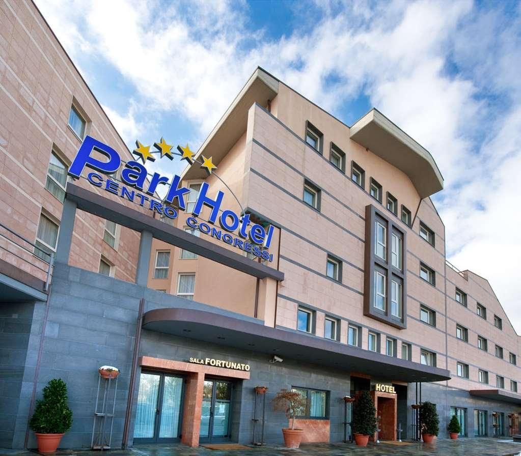 Park Hotel Centro Congressi Potenza Exterior foto
